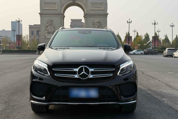 奔驰GLE 2018款 GLE 320 4MATIC 动感型臻藏版车身外观6006