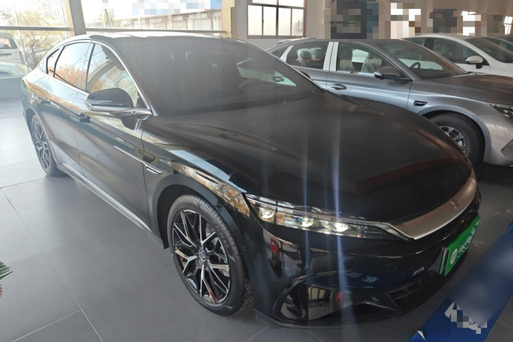 比亚迪 汉 2025款 DM-i 智驾版 125KM尊荣型车身外观3