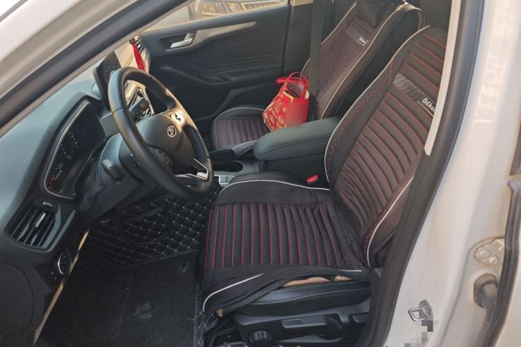 福特 福克斯 2020款 三厢 EcoBoost 180 自动锋潮型中控内饰19