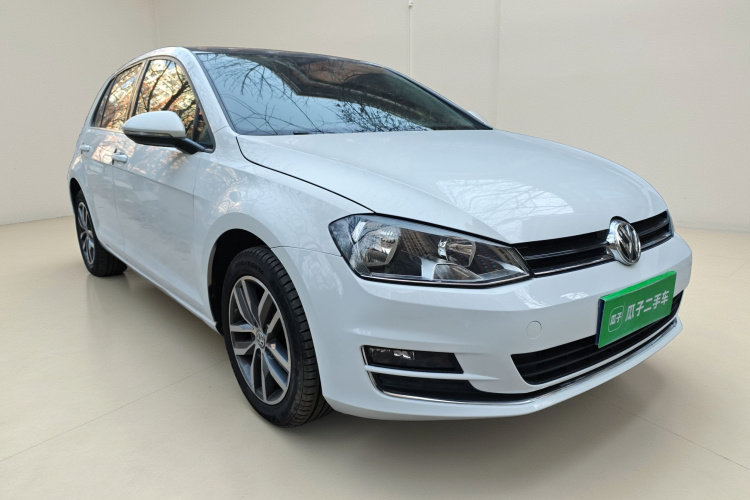 大众 高尔夫 2016款 230TSI 自动豪华型车身外观3