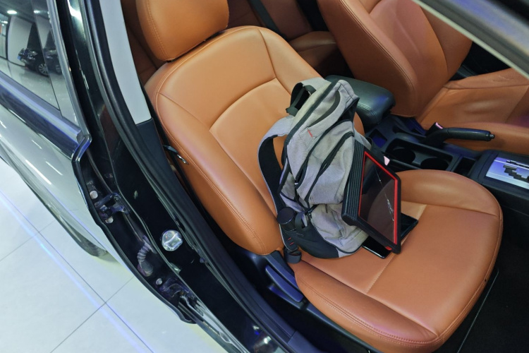 三菱 翼神 2013款 时尚版 1.8L CVT舒适型局部细节41