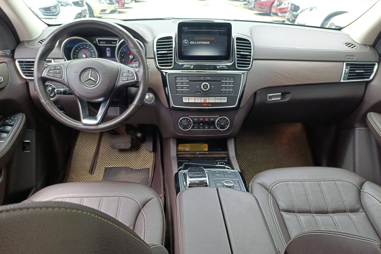 奔驰GLE 2017款 GLE 320 4MATIC 豪华型中控内饰7002
