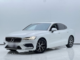 沃尔沃S60 2025款 B4 智逸豪华版