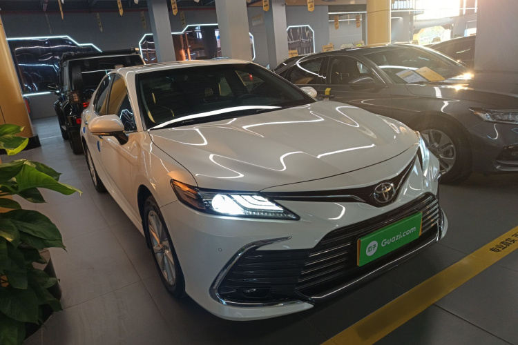 丰田 凯美瑞 2021款 2.0G 豪华版车身外观3