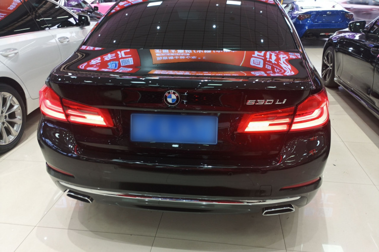 宝马5系 2018款 改款 530Li 领先型 豪华套装车身外观6004