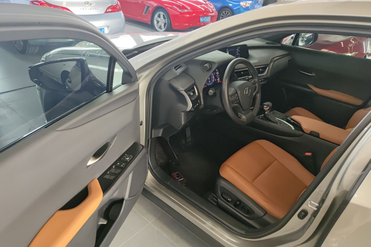 雷克萨斯UX 2020款 200 特别版中控内饰7003