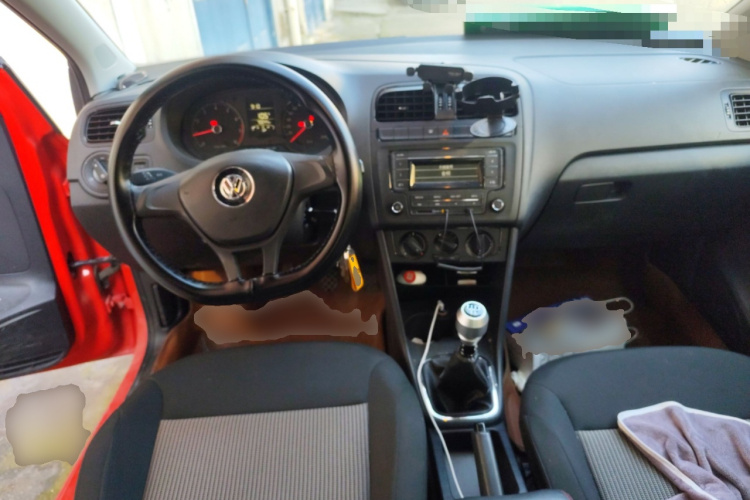 大众 Polo 2014款 1.4L 手动风尚版中控内饰12