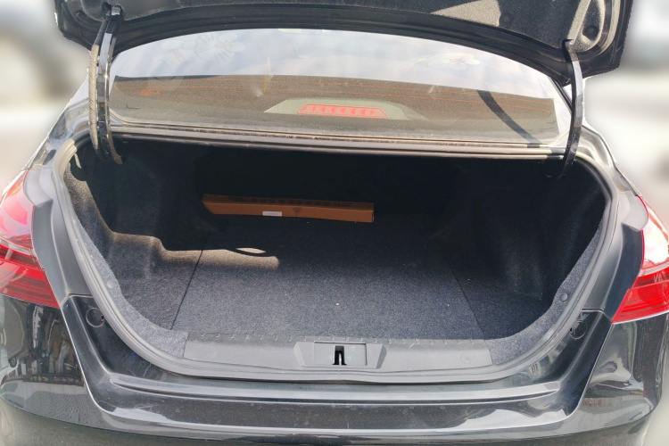 吉利汽车 帝豪 2019款 领军版 1.5L CVT向上互联型 国VI中控内饰23