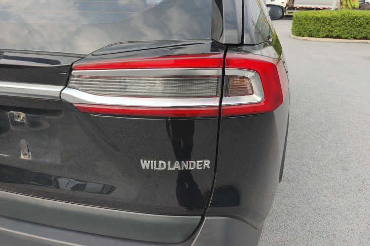 丰田 威兰达 2023款 2.0L CVT两驱豪华PLUS版车身外观9