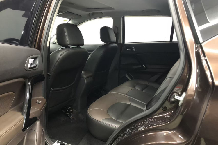 广汽传祺 传祺GS4 2015款 200T 手动精英版中控内饰7005