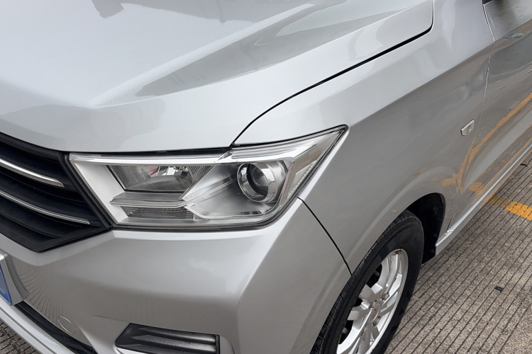 五菱汽车 五菱宏光 2019款 1.5L S舒适型国VI LAR车身外观6006