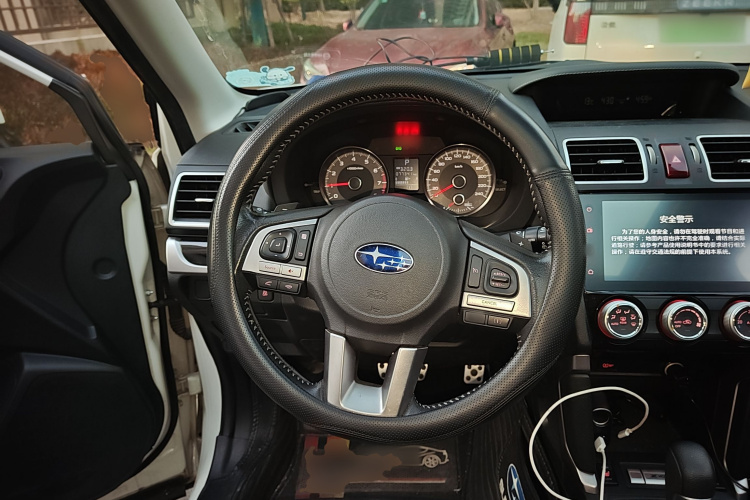 斯巴鲁 森林人 2016款 2.0i 时尚导航版中控内饰13