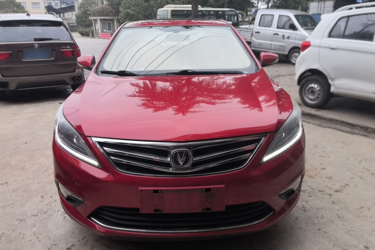 长安 逸动 2016款 1.6L 手动风尚型车身外观2