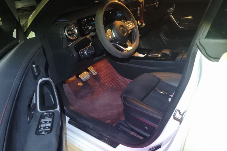 奔驰CLA 2021款 CLA 200 猎跑车中控内饰20