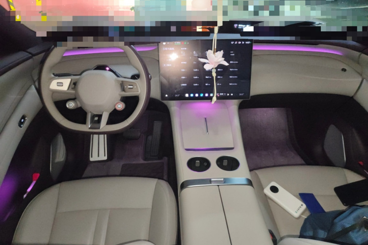 小米汽车 小米YU7 2025款 超长续航四驱Pro版中控内饰12