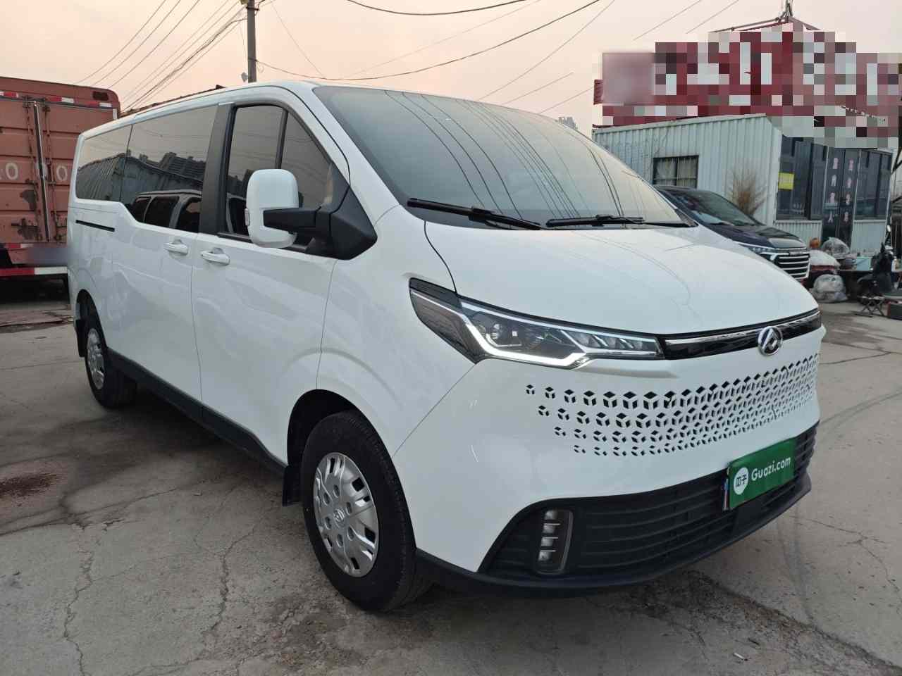 上汽大通MAXUS 新途V70 2023款 2.0T 精英版 自动长轴低顶 6/7座(3)