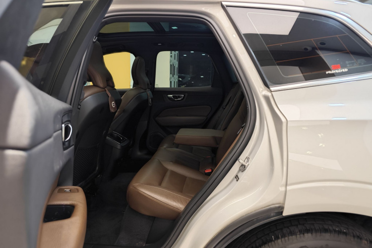 沃尔沃XC60 2022款 B5 四驱智逸豪华版车身外观6007