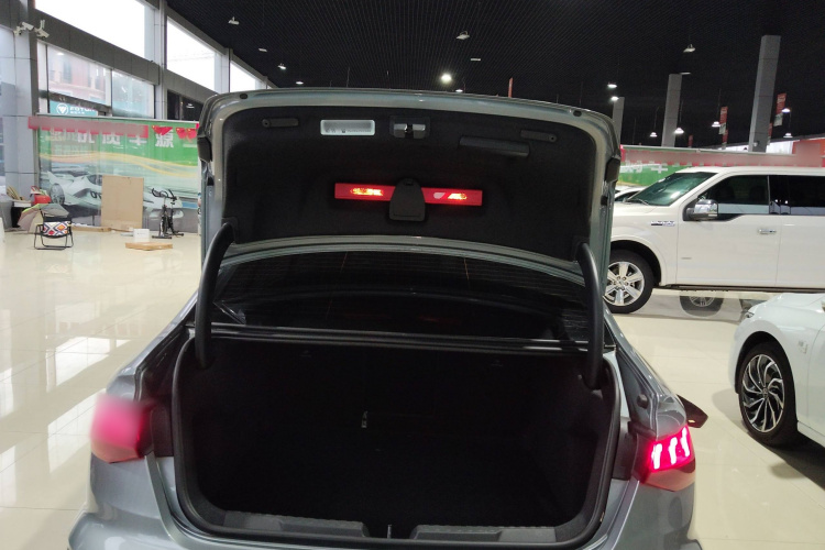 奥迪A3 2024款 A3L Limousine 35 TFSI 时尚运动型中控内饰23