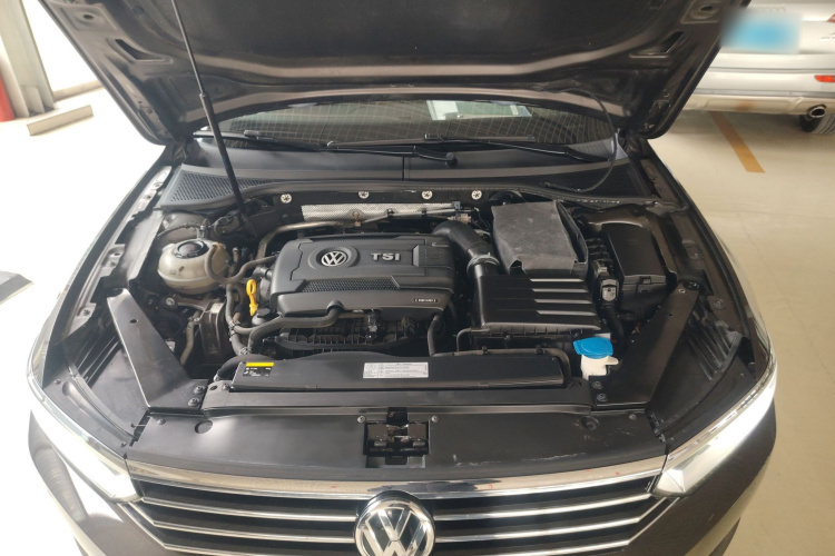 大众 迈腾 2017款 380TSI DSG 豪华型机舱底盘24