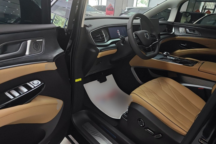 腾势D9 2024款 DM-i 1050 尊享型中控内饰20