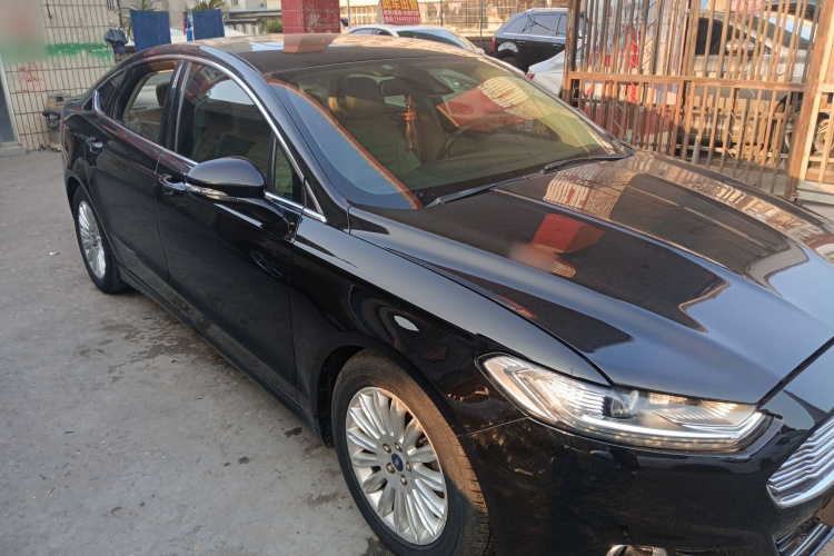 福特 蒙迪欧 2013款 2.0L GTDi200豪华型车身外观3