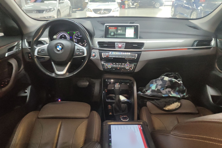 宝马X1 2019款 xDrive20Li 尊享型中控内饰12