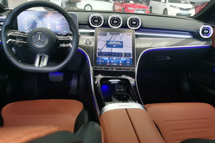 奔驰C级 2022款 C 260 L 运动版中控内饰7002