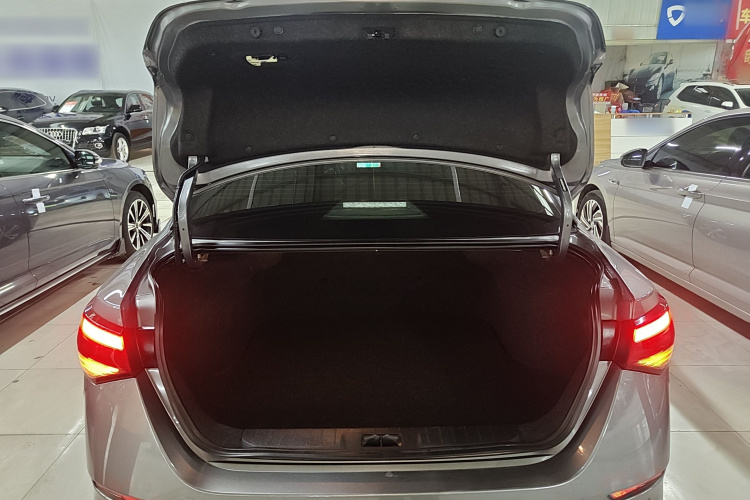 日产 轩逸 2022款 1.6L XL CVT悦享版机舱底盘23