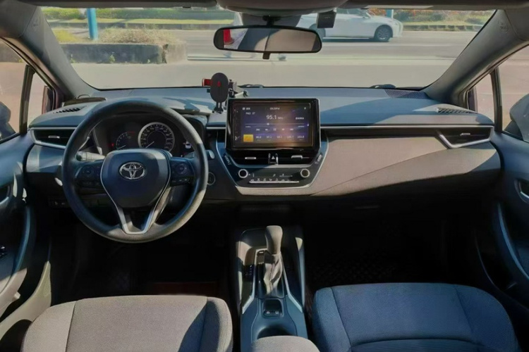 丰田 雷凌 2019款 185T CVT豪华版 国VI中控内饰7005