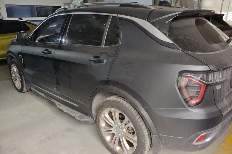 领克01 2017款 2.0T 两驱型Pro版车身外观4