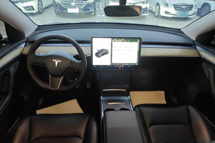 特斯拉 Model Y 2022款 改款 后轮驱动版中控内饰7002