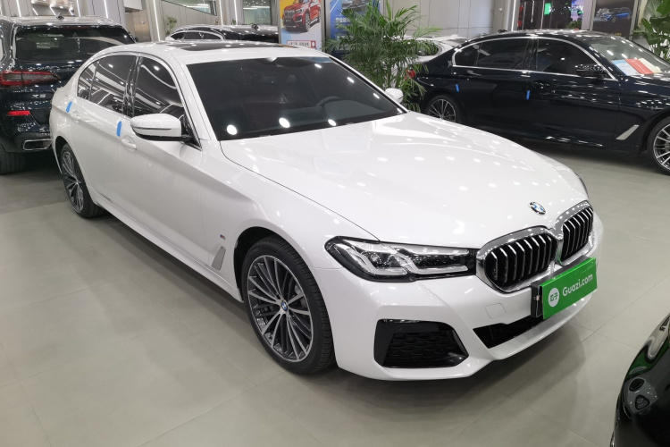宝马5系 2023款 530Li 领先型 M运动套装车身外观3