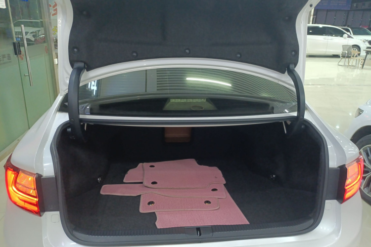 雷克萨斯ES 2016款 200 Midnight特别限量版机舱底盘23