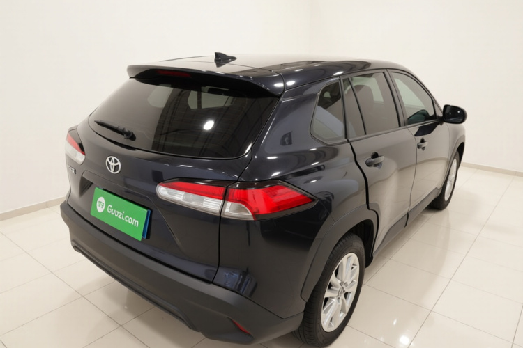 丰田 卡罗拉锐放 2022款 2.0L 先锋版车身外观7