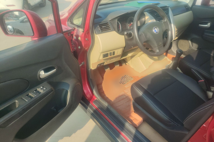 启辰R50 2014款 1.6L 手动精彩版中控内饰20