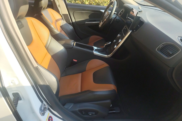 沃尔沃V60 2016款 Cross Country T6 AWD中控内饰7005