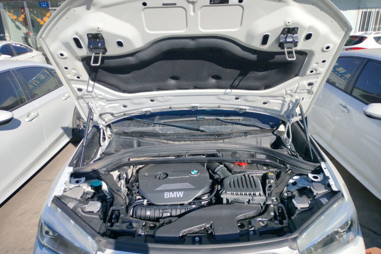 宝马X1 2016款 sDrive20Li 豪华型机舱底盘24