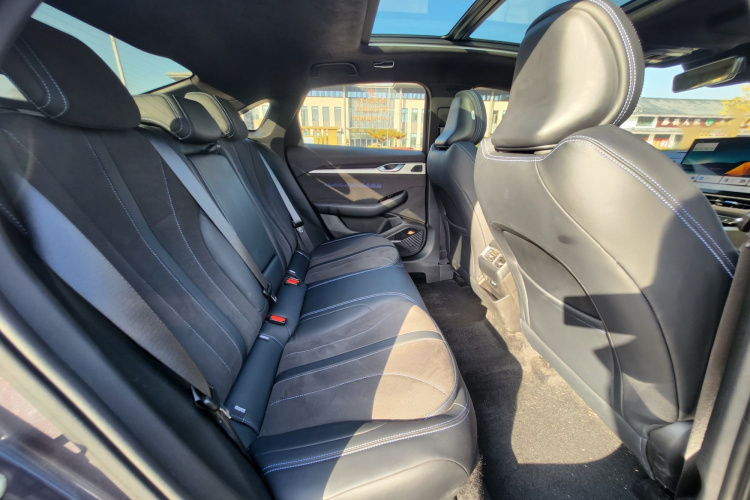 吉利汽车 星瑞 2025款 东方曜 2.0TD 望月版中控内饰7008