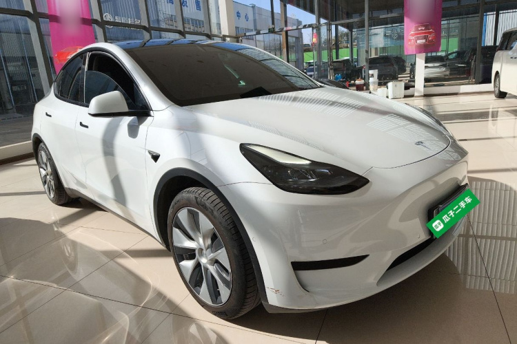 特斯拉 Model Y 2022款 改款 后轮驱动版车身外观3