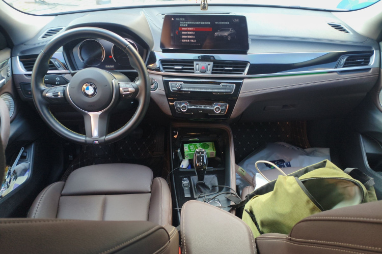 宝马X2 2023款 sDrive25i M运动曜夜版中控内饰12