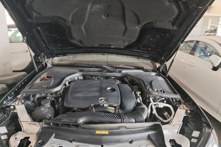 奔驰E级 2023款 E 300 L 豪华型机舱底盘24