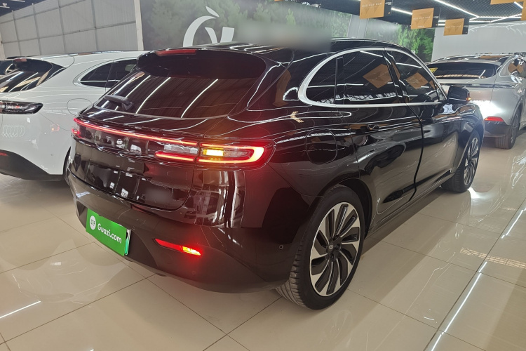 鸿蒙智行 问界M5 2022款 增程四驱至臻版车身外观7