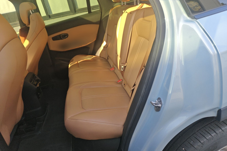 蔚来ES6 2020款 420KM 运动版中控内饰21