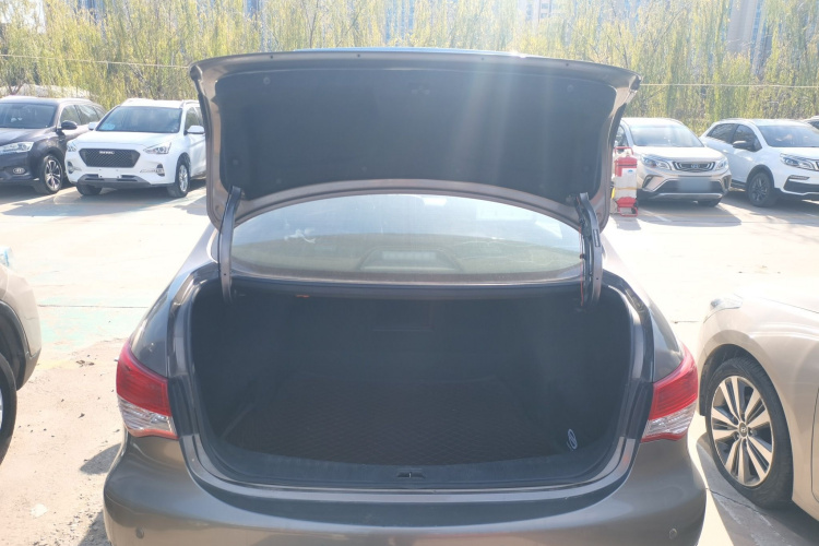 日产 轩逸 2016款 经典 1.6XE 自动领先版机舱底盘23