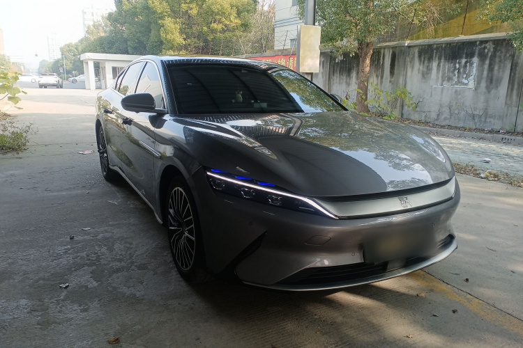 比亚迪 汉 2021款 EV 标准续航版豪华型车身外观3