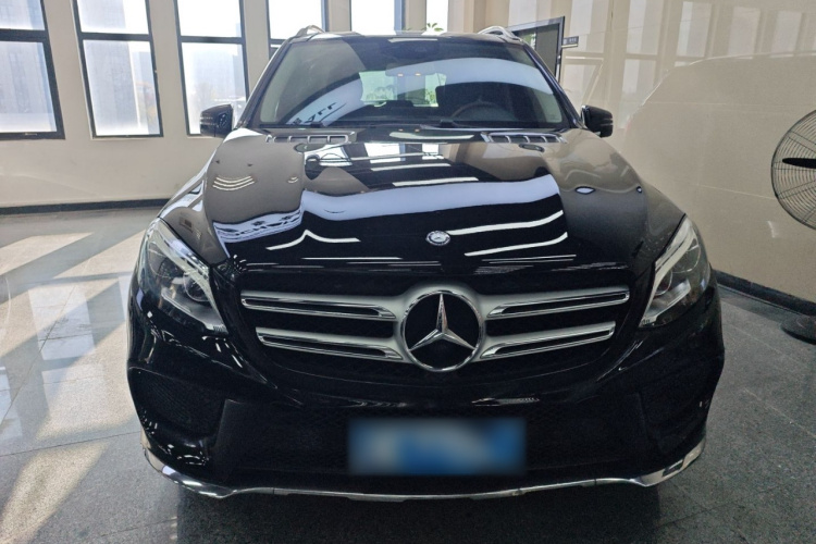 奔驰GLE 2017款 GLE 320 4MATIC 动感型车身外观2