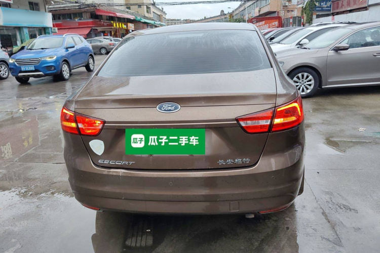 福特 福睿斯 2015款 1.5L 自动舒适型车身外观6