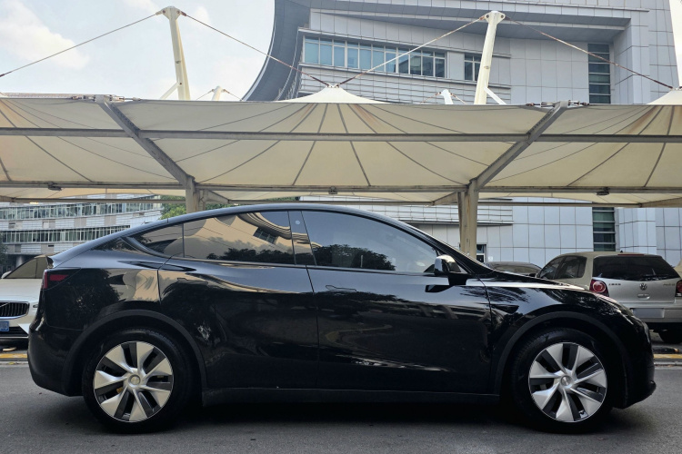 特斯拉 Model Y 2022款 改款 后轮驱动版局部细节9011