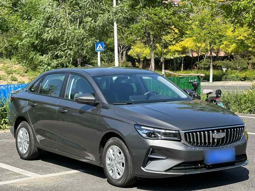 吉利汽车 帝豪 2025款 第4代 1.5L 手动星耀版(3)
