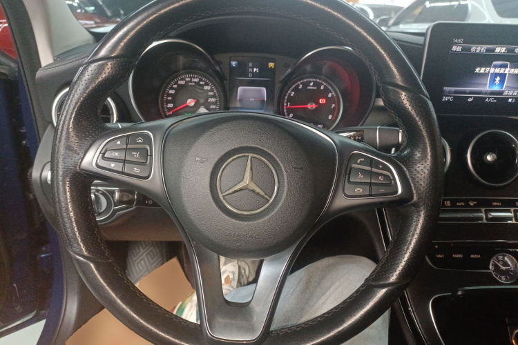 奔驰C级 2018款 C 200 L 运动版 成就特别版局部细节13